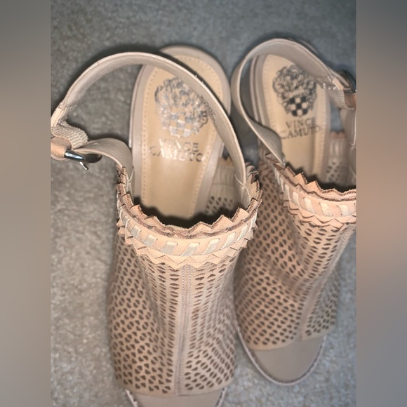 Size 8 Vince Camuto heels, 3”. Tan color great for summer to fall transition! - Picture 4 of 6